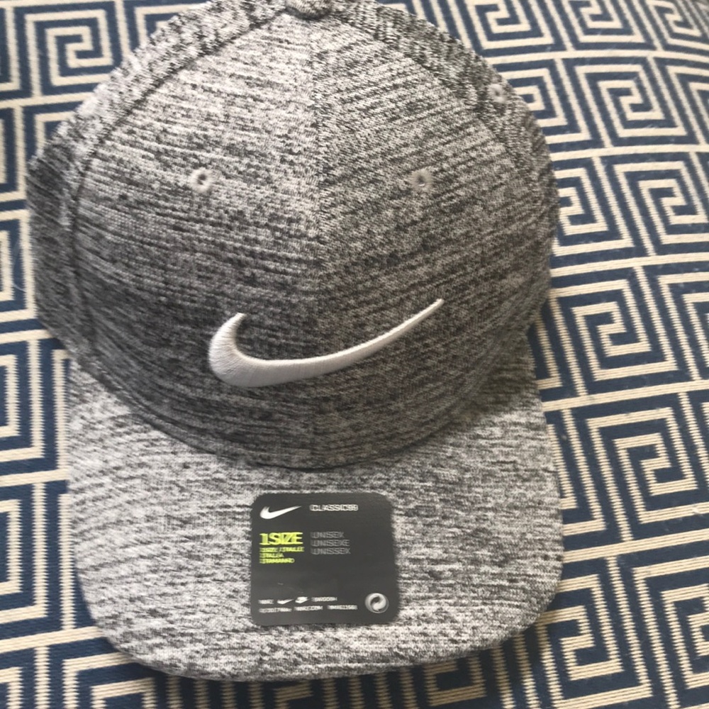 Men’s Nike hat